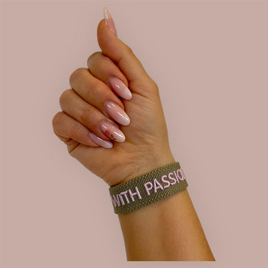 DO IT WITH PASSION - Bestickte Armbänder