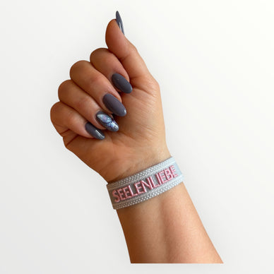 SEELENLIEBE - Bestickte Armbänder