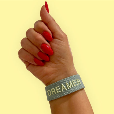 DREAMER- Bestickte Armbänder