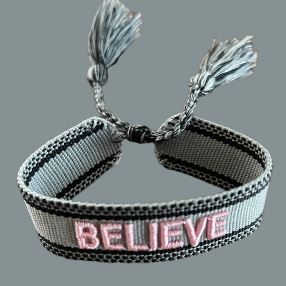 BELIEVE - Bestickte Armbänder